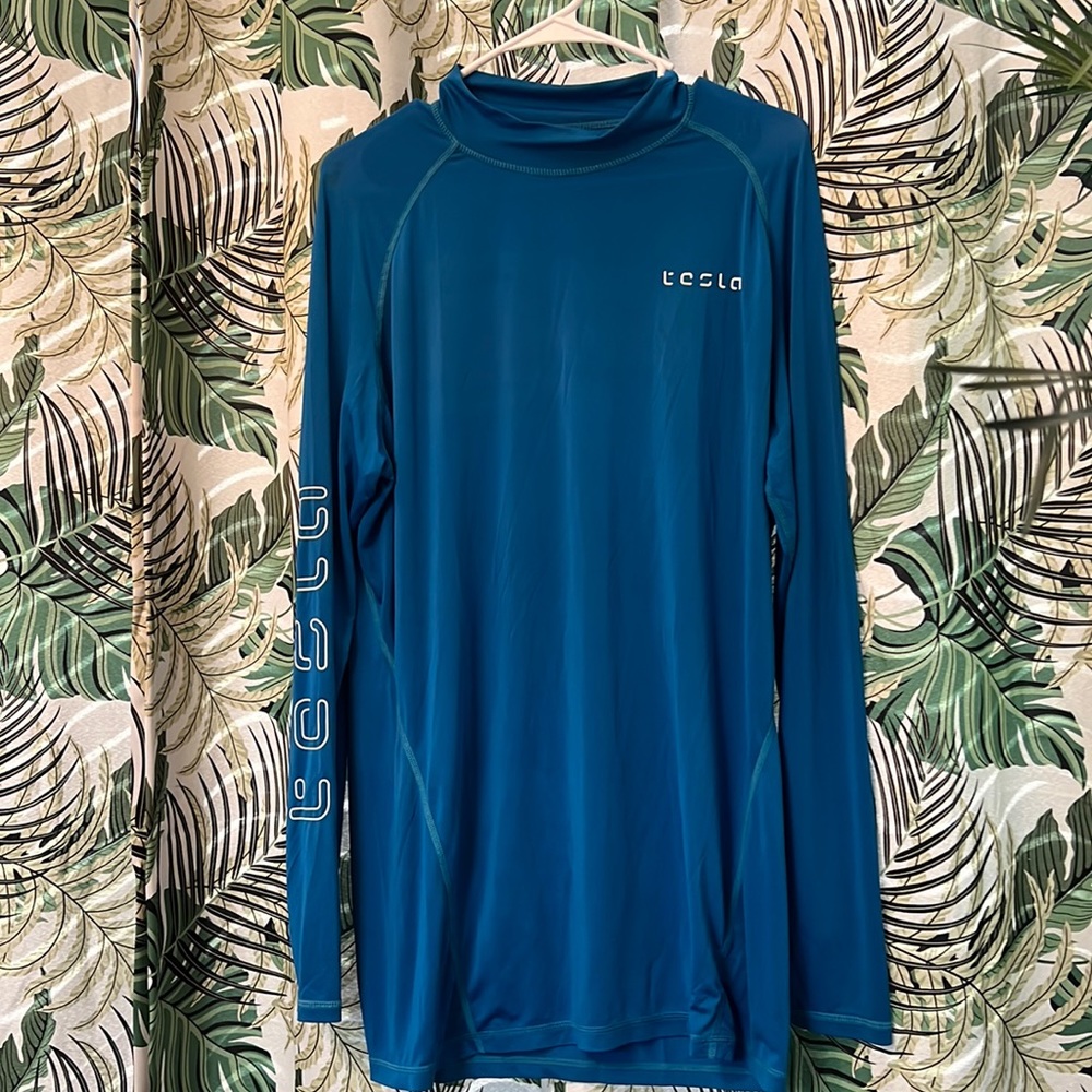 Men’s size medium Tesla, fishing shirt